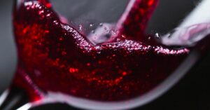 What foods and drinks stain the teeth?