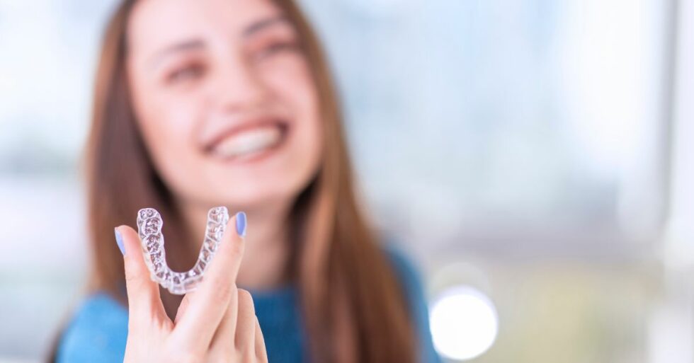 How long does a clear orthodontic treatment with Invisalign® trays last