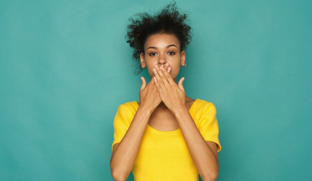 Quali sono le cause dell’alito cattivo (alitosi)?