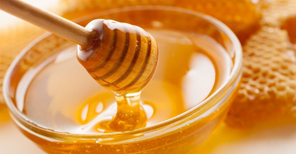 honey-dangerous-for-teeth
