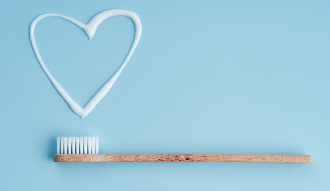 Come mantenere pulito lo spazzolino da denti? 7 consigli