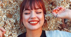 Brillantini sui denti: a cosa prestare attenzione?