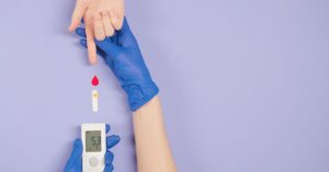 14 novembre, Giornata mondiale del diabete: qual è il legame tra parodontite e glicemia?