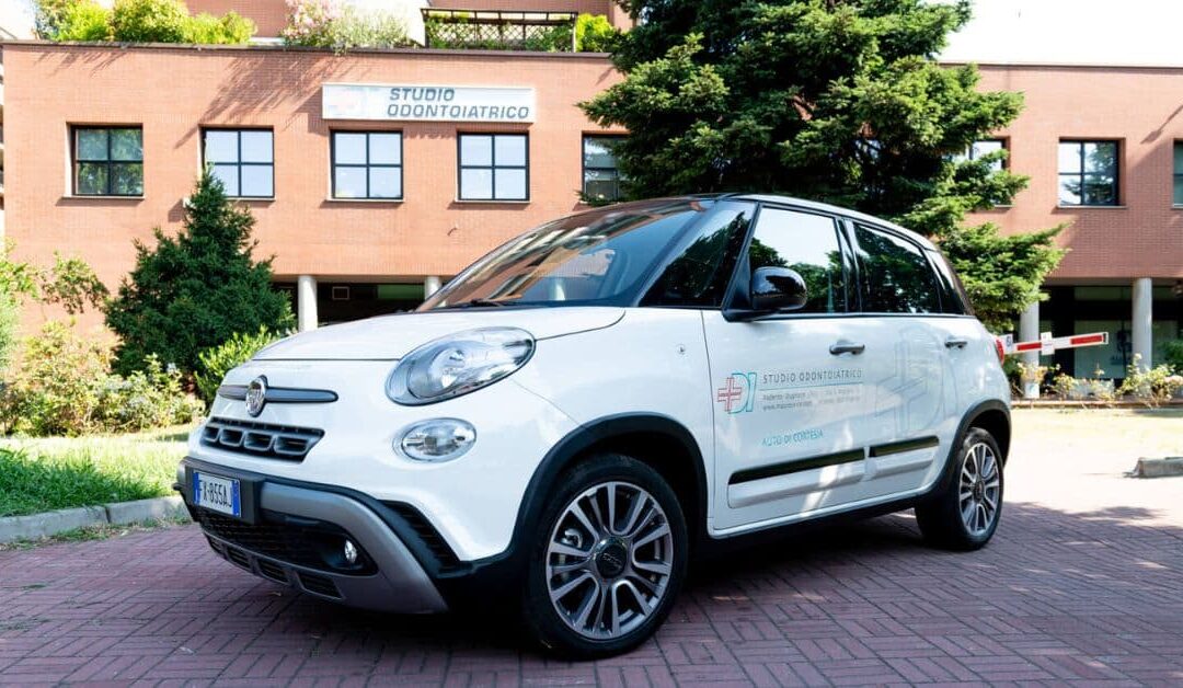 Auto di cortesia: il servizio gratuito per chi ha problemi a raggiungere lo studio Dental1