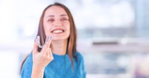 Почему с помощью Invisalign® легче поддерживать здоровье полости рта?