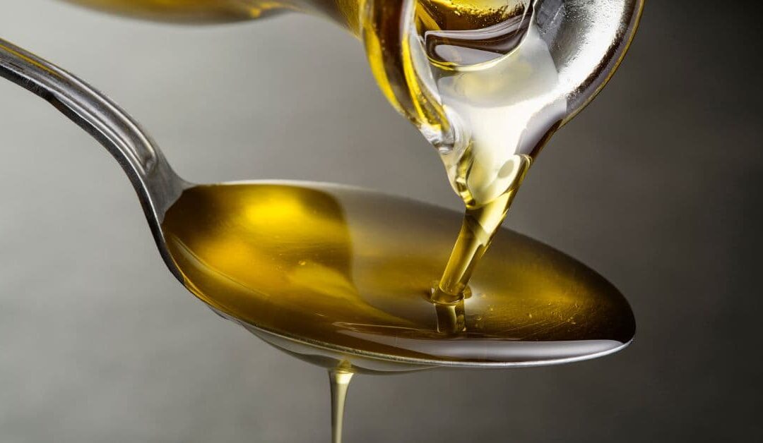 Oil Pulling for teeth and gums: what it is, how to do it, risks and benefits