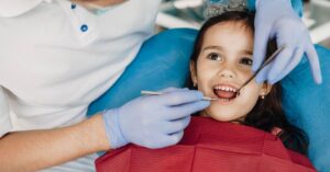 Carie e gengiviti nei bambini: un rischio sottovalutato anche per il cuore